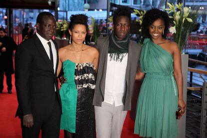De izq. a dcha., los actores de la película 'Aujourd d’hui', Djolof M'bengue, Anisia Uzeyman, Saul Williams y Aissa Maiga.