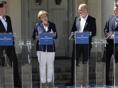 Rutte, Merkel, Reinfeldt y Cameron, este martes en Suecia.