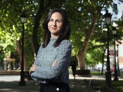 La ministra de Derechos Sociales y Agenda 2030, Ione Belarra, en el Paseo del Prado en Madrid.