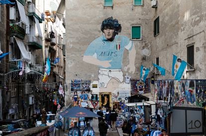 Mural de Maradona en el barrio de Quartieri Spagnoli.