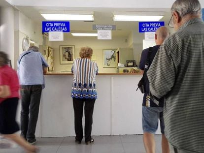 Centro de salud de Las Calesas en el distrito de Usera, ayer. 