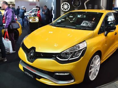 Un coche Renault en el salón del automóvil de Tokio, el 15 de enero de 2016.