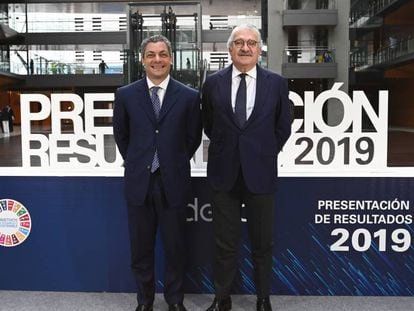 El consejero delegado de Endesa, José Bogas, (I) junto a Luca Passa, director general de Finanzas en la presentación de resultados. 