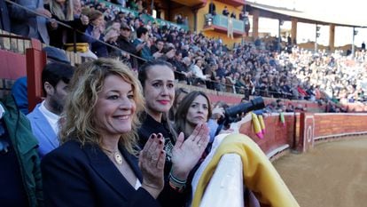 María Pilar Miranda, presidenta de la Autoridad Portuaria de Huelva y candidata del PP al Ayuntamiento onubense, en un festival taurino benéfico celebrado el Día de Andalucía. / @PresiAPHuelva
