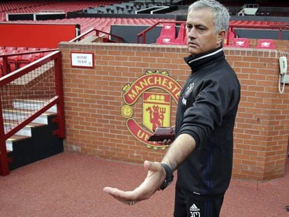 Jose Mourinho, el d&iacute;a de su presentaci&oacute;n como t&eacute;cnico del Manchester United. 