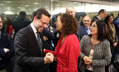 María Jesús Montero y el consejero madrileño de Hacienda, Javier Fernández-Lasquetty, el año pasado en Madrid.