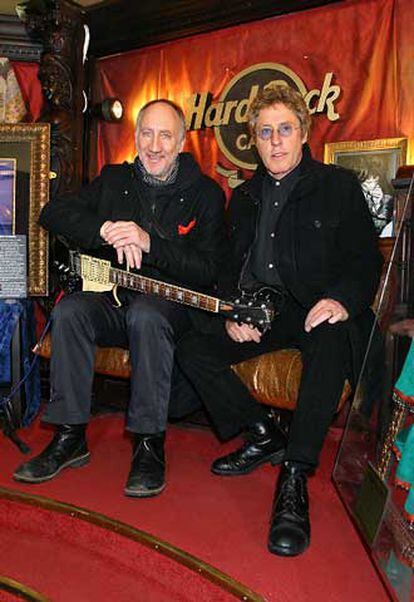 Pete Townshend y Roger Daltrey, dos de los miembros que sobrevivieron del grupo The Who, en una rueda de prensa en el Hard Rock Cafe en Londres.