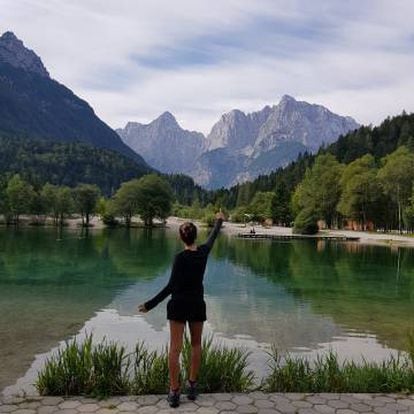 Mariel Galán, en el lago Jasna, en Eslovenia.