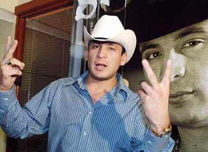 Valentín Elizalde, <i>El Gallo de Oro,</i> asesinado a tiros en 2006 tras actuar en un palenque de Reynosa (México).