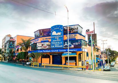 Fachada del restaurante La Polar, en Ciudad de México.