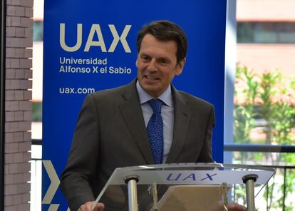 El Real Fórum de Alta Dirección distingue a Javier Cano. El consejero delegado del grupo UAX ha sido galardonado con el Máster de Oro del Real Fórum de Alta Dirección, que distingue a personas que hayan destacado en el ejercicio profesional en los ámbitos económico y empresarial, político o cultural.