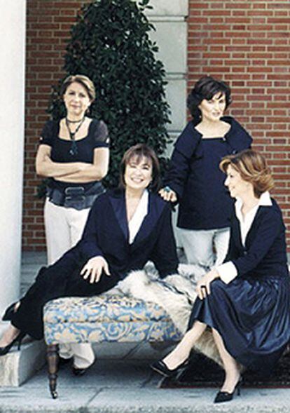 Fragmento de la fotografía de las ministras en La Moncloa, en el reportaje de <i>Vogue.</i>