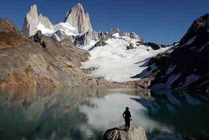 El monte Fitz Roy o cerro Chaltén, en la Patagonia argentina