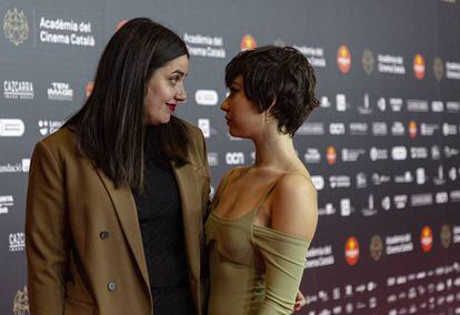 Belén Funes i Greta Fernández a la catifa dels Premis Gaudí.