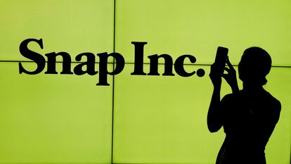 El logo de Snap en una pantalla de la Bolsa de Nueva York cuando la compañía salió a cotizar, en 2017.