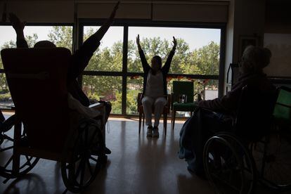 Pacientes en un centro de cuidados de mayores de Madrid.