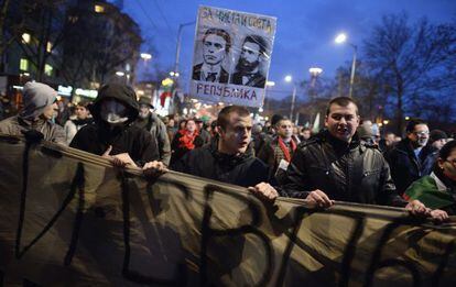 Miles de personas se manifiestan en Sofía el 21 de febrero en contra de la subida del precio de la la electricidad, los monopolios, la pobreza del país y la clase política.