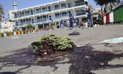 Manchas de sangre en la escuela de Beit Han&uacute;n (Gaza), en julio. 