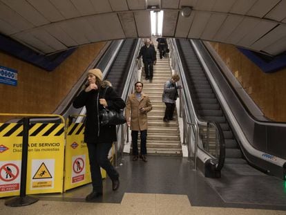 Escaleras mecánicas fuera de servicio en la estación de metro de Alonso Martinez, el pasado miércoles. 