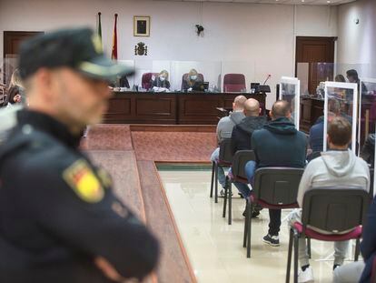 Juicio celebrado en la Audiencia Provincial de Algeciras contra los hermanos Castañas el pasado mes de abril en una sala que ahora se quedará pequeña para un macrojuicio al narco.