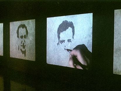 <i>Proyecto para un memorial</i> (2004-2005), de Óscar Muñoz, en la exposición que le dedica el MEIAC.