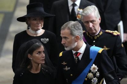 Los reyes de España, Felipe VI y Letizia, en los funerales de Estado.