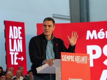 El secretario general del PSOE y presidente del Gobierno en funciones, Pedro Sánchez, durante un acto en Mérida el sábado.