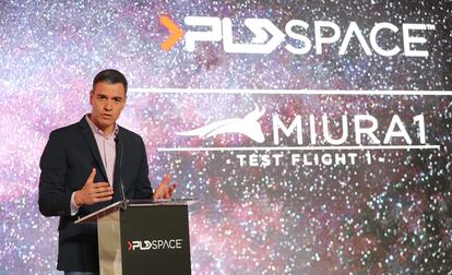 El presidente del gobierno, Pedro Sánchez, durante el acto de presentación del primer cohete privado europeo, MIURA 1, en la Instalaciones del INTA en Arenosillo (Mazagón).
