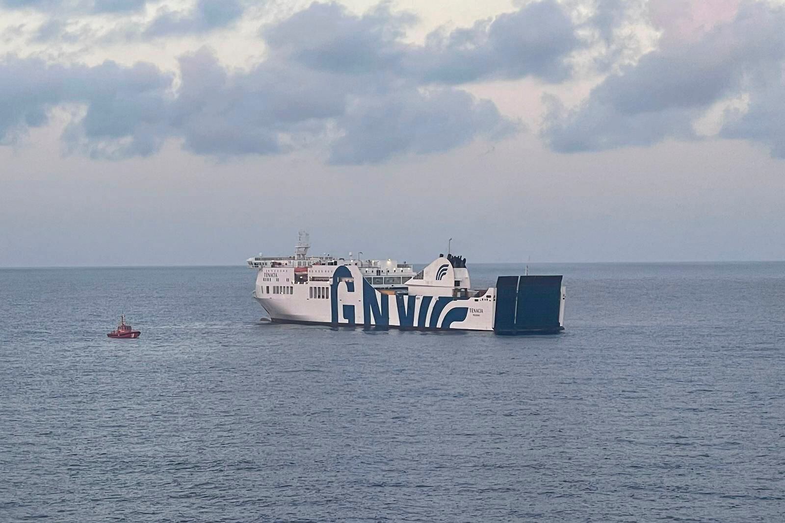 Doce horas a la deriva en un ferri entre Valencia y Palma: “Repartieron chalecos y te temes lo peor”