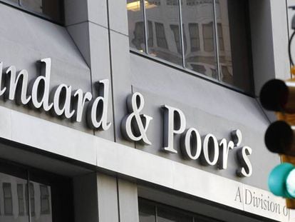 S&P advierte de que Santander podría reducir su beneficio a largo plazo en geografías clave