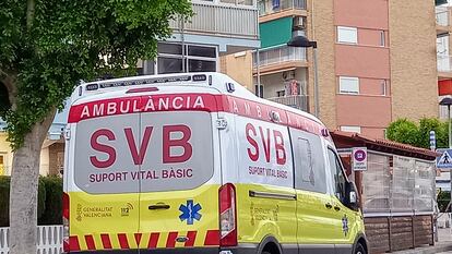 Foto de archivo de ambulancia de Soporte Vital Básico (SVB).