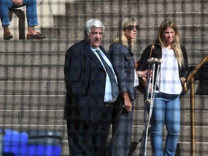 El empresario argentino Alberto Samid, el 18 de marzo pasado frente a los tribunales de Buenos Aires, donde enfrenta una causa por por evasión fiscal.