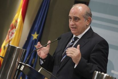 El ministro del Interior, Jorge Fernández Díaz, durante la presentación de las conclusiones del seminario 'Residencia y derecho de sufragio. Análisis del caso vasco'.