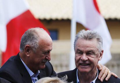 El seleccionador suizo, Ottmar Hitzfeld, junto a Luiz Felipe Scolari.