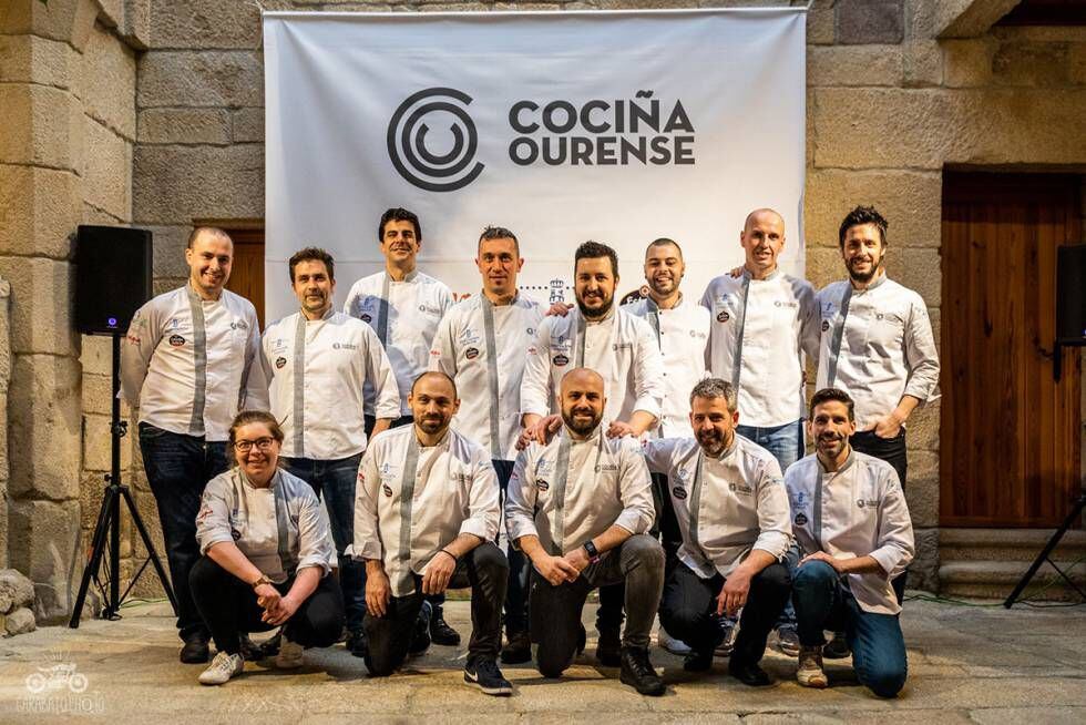 Los cocineros que compone Cociña Ourense, durante la presentación de la asociación.