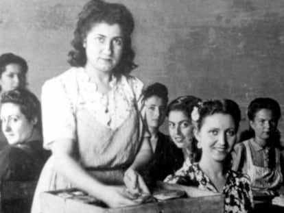 Trabajadoras de la fábrica en los años cuarenta o cincuenta.