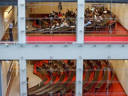 Clases en la Universitat Pompeu Fabra, en Barcelona.