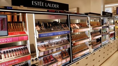 Productos de Estee Lauder en unos grandes almacenes de Nordstrom en Nueva York, en una imagen de archivo.