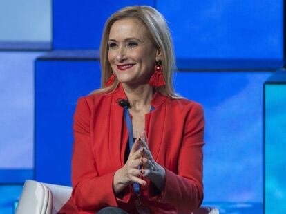 Cristina Cifuentes durante una de las ponencias en el segundo día de la convención nacional del Partido Popular celebrada en Sevilla.