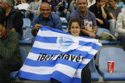 El alavés celebra su ascenso a segunda