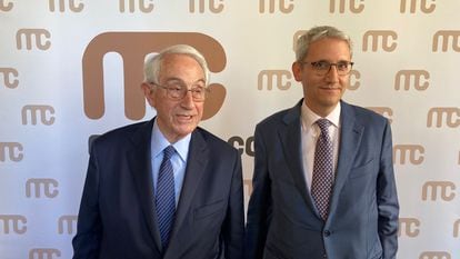 El presidente de Miquel i Costas, Jordi Mercader Miró, junto a su hijo y vicepresidente ejecutivo de la compañía, Jordi Mercader Barata.