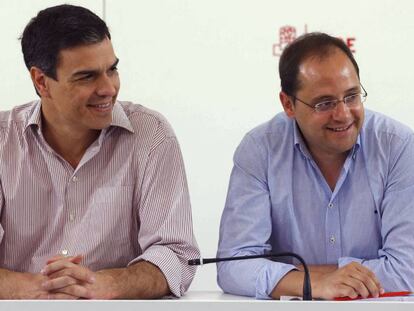 Pedro Sánchez y César Luena.