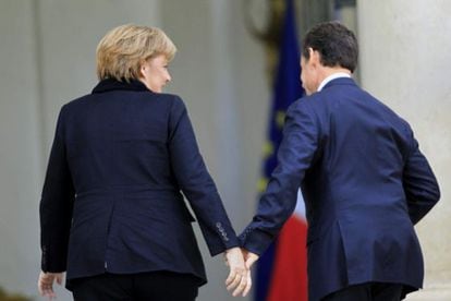 La canciller alemana Angela Merkel y el presidente francés Nicolas Sarkozy.