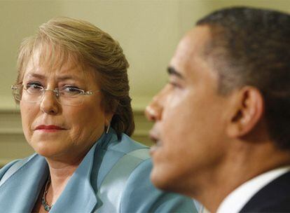 Michelle Bachelet junto a Barak Obama, ayer en Washington.