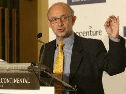 Cristóbal Montoro, por entonces portavoz de Economía del PP, en un Foro Cinco Días.