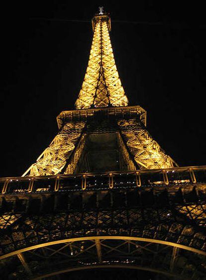 Foto de la Torre Eiffel tomada subida a Flickr y compartida con licencia 'Creative Commons'.