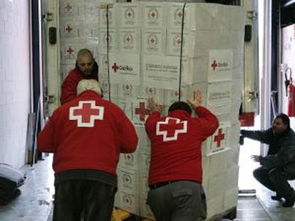 Preparaci&oacute;n de un env&iacute;o de ayuda humanitaria.