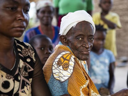 Desplazados por la violencia en el norte de Mozambique, ahora también amenazados por la covid-19, en una foto de archivo.
 