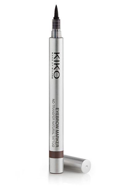  

	Rotulador para cejas de Kiko Milano. Sirve para rellenarlas con precisión gracias a su punta fina. No mancha la piel (5,90 euros).