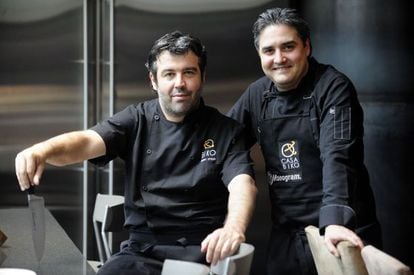 Bruno Oteiza y Mikel Alonso, los chefs de la cocina de Biko.